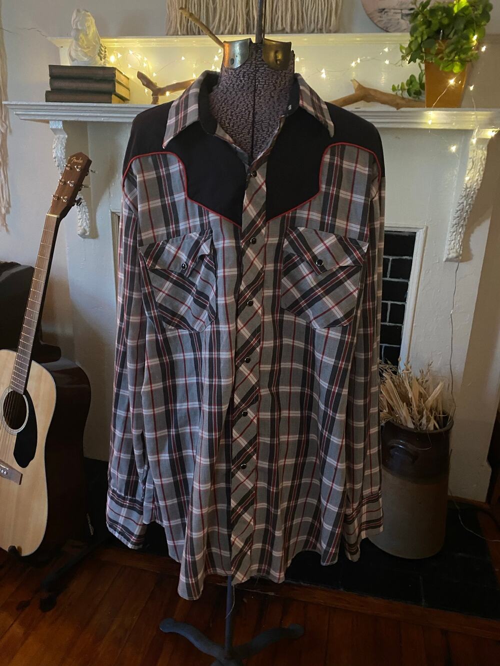 1970's Chute1 Black Red Western Cowboy Plaid Shirt with Pearl Snap buttons Sz L
